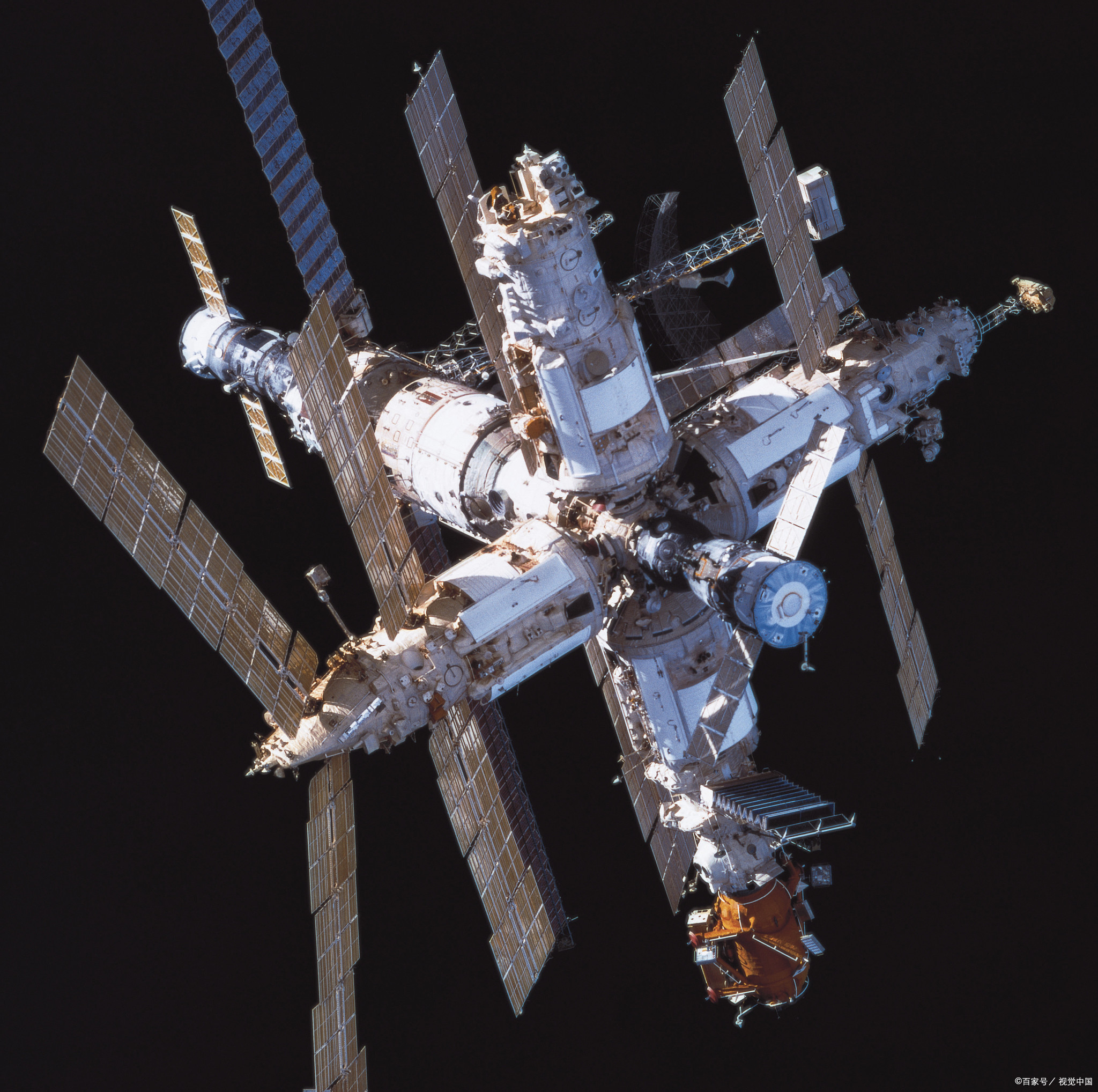 风云突变！瓦伦西亚窗口期迎来里程碑，德甲版图或变，球迷炸锅，更衣室氛围转暖的简单介绍